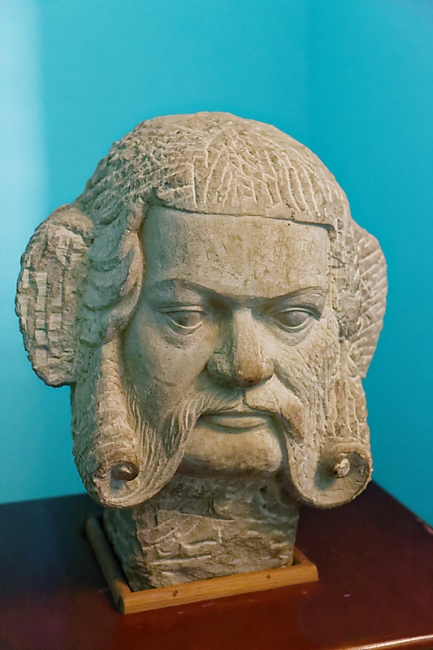 Gwalior-Jaivilas palace-010